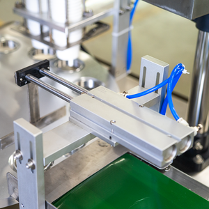 Hoàn toàn tự động quay Loại Ice Cream <span class=keywords><strong>Cone</strong></span> ngâm nước sốt dán cốc lỏng điền niêm phong máy - Product Image 3