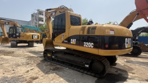 รถขุดขนาดกลางยี่ห้อแคตเตอร์พิลลาร์รุ่น CAT 320C ของญี่ปุ่นแท้ น้ำหนัก 20 ตัน รุ่น 320C / 320CL มีสินค้าพร้อมขาย ได้รับการรับรองมาตรฐาน CE - Product Image 5