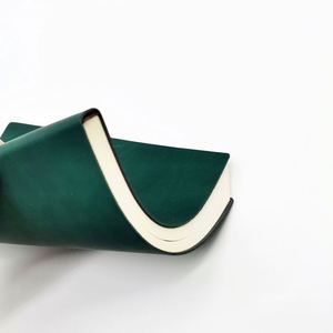 Carnet A5 en cuir mat à succès, couverture souple personnalisée avec gaufrage et reliure cousue, 80 g/m², idéal comme cadeau - Product Image 3