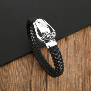 Pulsera con cabeza de león de cuero negro y dije de aleación tejida para hombre y mujer, uso diario - Product Image 1