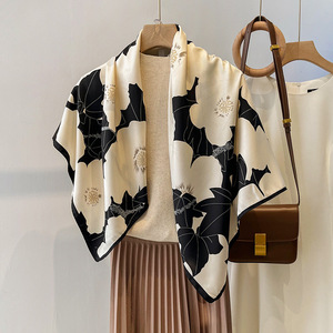 ผ้าพันคอทรงสี่เหลี่ยมผืนผ้าขนาด 90x90 ซม. สีดำขาวลายดอกไม้ ผลิตจากโพลีเอสเตอร์ สำหรับผู้หญิงมุสลิม เหมาะสำหรับงานปาร์ตี้ในฤดูใบไม้ร่วง ใช้เป็นของขวัญได้ - Product Image 1