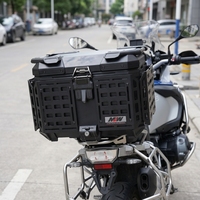 Boîte arrière de moto en aluminium noir 45L, fournie par l'usine, coffre de moto étanche, boîte supérieure de moto