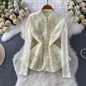 Traje de mujer de moda nueva primavera 2026 al por mayor: Top de encaje con cuello en V estilo francés elegante y falda de cola de pez de cintura alta. - Product Image 3