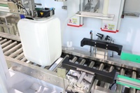 Machine de remplissage de liquide de solution d'hypochlorite de sodium 5L-20L, équipement de distribution de bouteilles de type gravité anti-corrosion
