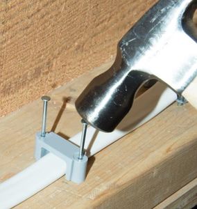 Grapas de Cable gris de alta calidad para cableado eléctrico Cable de pared Clip de alambre Soporte de clavos Grapa Tipo de clavo común plano - Product Image 6