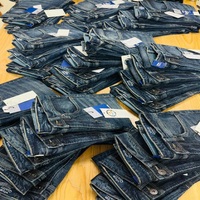 Jeans déchirés en denim de coton décontractés pour hommes, coupe droite, avec étiquettes de marque, lot de surplus à bas prix