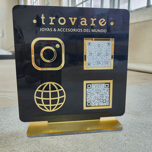 Expositor de Acrílico Personalizado para Escritorio, Panel de Acrílico Impreso con UV, Letrero con Código QR para Redes Sociales, Soporte de Mesa - Product Image 4