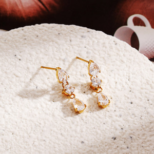 ต่างหูหยดน้ำทำจากสเตนเลสชุบทอง18K ทำจากเพทายรูปลูกแพร์ YE82เครื่องประดับสำหรับงานเลี้ยง - Product Image 1