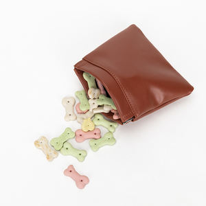 पोर्टेबल चमड़े के कुत्ते का इलाज पाउच बैग हैंड-फ्री पिल्ला व्यवहार प्रशिक्षण पालतू स्नैक्स इनाम खाद्य डिस्पेंसर - Product Image 2