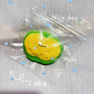 Nouveauté Jouets à presser en caoutchouc en forme de biscuits sandwich, aliments simulés, à rebond lent, souples pour soulager le stress, unisexe - Product Image 2