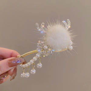 Épingle à <span class=keywords><strong>cheveux</strong></span> à tête pelucheuse Ornement de tête coréenne <span class=keywords><strong>Pince</strong></span> à bec de canard <span class=keywords><strong>Pince</strong></span> à <span class=keywords><strong>cheveux</strong></span> de <span class=keywords><strong>neige</strong></span> perlée - Product Image 3