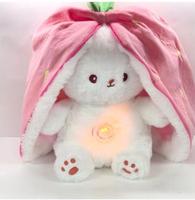 Peluche Lapin Fraise Réversible en Coton PP, Jouet Respirant Lapin Carotte Personnalisé 28cm – Meilleure Vente