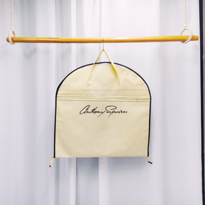 Sac à poussière de vêtement de logo personnalisé écologique housse de rangement durable pour costumes pour hommes robes de mariée pour femmes en tissu durable - Product Image 1