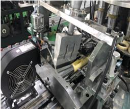 Machine de formage de gobelets <span class=keywords><strong>en</strong></span> <span class=keywords><strong>papier</strong></span> à grande vitesse Machine à gobelets entièrement automatique Machine de fabrication de <span class=keywords><strong>papier</strong></span> prix - Product Image 3