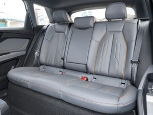 2025 meilleur <span class=keywords><strong>prix</strong></span> AudiQ4 E-Tron 2WD 4WD voiture électrique direction à gauche luxe Compact SUV gamme 605km Pure EV voiture - Product Image 6