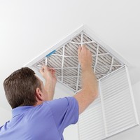 Filtre à air HVAC plissé en papier MERV 8 11 13 20x25x1 Prix usine pour filtre à air plissé pour fournaise domestique et de bureau