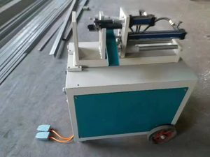 Macchina per la rimozione di chiodi da legno di scarto, estrattore di punte di chiodi per cantieri edili e fabbriche di mobili, in vendita - Product Image 1