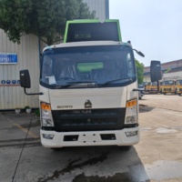 Camion balayeuse routière légère HOWO, machine de balayage sec et humide, conduite à droite en option pour les travaux d'assainissement