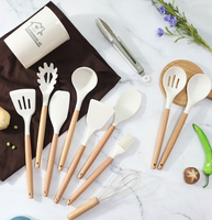 Vente en gros à bas prix de 12 pièces d'ustensiles de cuisine en silicone, ensembles d'ustensiles de cuisine antiadhésifs et résistants à la chaleur, ustensiles de cuisine
