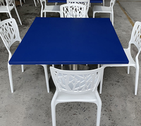 Tables et chaises de cantine commerciale, tables rondes de café, mobilier en pierre bleue polie