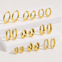 Goldene Kreisförmige Ohrringe für Damen Polierte Diamantgeschliffene Facettierte Runde Creolen Modeschmuck Party-Geschenk Chic