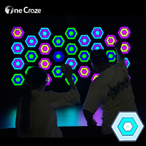 Jeux muraux interactifs personnalisés à LED activés par la lumière, équipement de défi physique pour parcs d'attractions et salles de jeux - Product Image 6