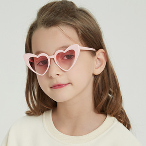 <span class=keywords><strong>Gafas</strong></span> <span class=keywords><strong>de</strong></span> Sol Infantiles con Forma <span class=keywords><strong>de</strong></span> Corazón, Moda 2022, <span class=keywords><strong>Gafas</strong></span> <span class=keywords><strong>de</strong></span> Sol con Forma <span class=keywords><strong>de</strong></span> Corazón <span class=keywords><strong>para</strong></span> <span class=keywords><strong>Niñas</strong></span>, <span class=keywords><strong>Gafas</strong></span> <span class=keywords><strong>de</strong></span> Sol <span class=keywords><strong>para</strong></span> Bebés - Product Image 4