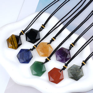 天然水晶ペンダント ローズクォーツ タイガーアイ アメジスト ラピスラズリ 六角形 ボヘミアン 記念日 ロープネックレス 日常使い - Product Image 5