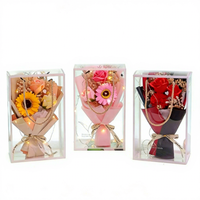 Idées de cadeaux pour la fête des mères, les anniversaires, la Saint-Valentin, les remises de diplômes : Petits bouquets de gypsophiles séchés, de carnations et de roses préservées en PVC
