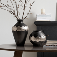 TONFO Vase de table rustique pour décor de ferme | Centre de table en céramique fait à la main pour coiffer votre bureau, console et étagères