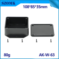Caja de Plástico Negra con Bridas para Montaje en Pared AK-W-63 de 108x85x35mm con Bridas Integradas para PCB