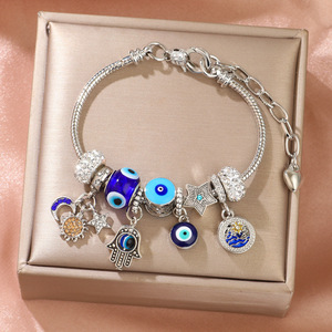 Bracelet à breloques tendance pour enfants, motif cœur rose, étoile, nœud, bonbon, bijoux cadeau, en alliage de zinc, serti clos, origine Yiwu - Product Image 2