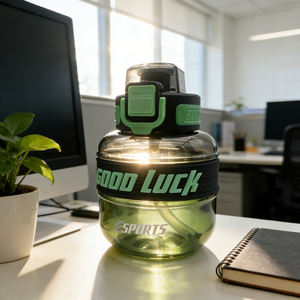 Bouteille d'eau en plastique réutilisable pour le sport et <span class=keywords><strong>la</strong></span> gym, sans BPA, de qualité alimentaire, inodore, facile à nettoyer, avec couvercle - Product Image 1