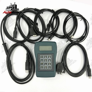 Programador de tacógrafo digital para camiones, herramienta de programación de velocímetro para calibración de camiones, lectura y eliminación de DTCs - Product Image 3