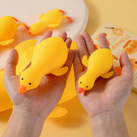Mini-jouet anti-stress en caoutchouc jaune Chong Ya, célèbre sur Internet, en forme de petit canard de dessin animé, avec son 'Dadada', pour enfants de 7 à 14 ans