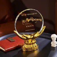 Trophée en résine gravée sur mesure pour la coopération commerciale Médaille de fournisseur exceptionnel Prix de la réunion annuelle avec dévouement au cœur