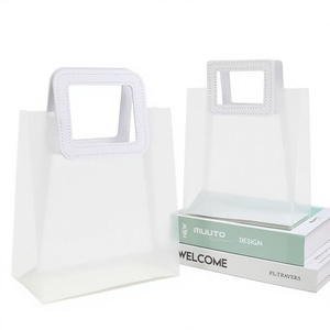 Bolsas de mano cuadradas de PP de nuevo estilo al por mayor, bolsas de regalo transparentes esmeriladas engrosadas para dulces de boda, personalizables - Product Image 1