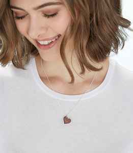 สร้อยคอไม้ทำมือสำหรับผู้ชายและผู้หญิง ทำจากลูกปัดไม้ธรรมชาติ ออกแบบมาเพื่อการใช้งานในชีวิตประจำวันแบบดั้งเดิม - Product Image 3