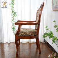 Chaise de salle à manger européenne vintage en bois massif sculpté avec revêtement en tissu floral