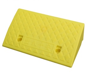 Rampe <span class=keywords><strong>de</strong></span> sécurité pour véhicules lourds Bordure en caoutchouc noir pour la protection des véhicules en plein air <span class=keywords><strong>Bordures</strong></span> <span class=keywords><strong>de</strong></span> <span class=keywords><strong>stationnement</strong></span> en montée - Product Image 2