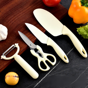 Nouvel ensemble de couteaux de cuisine en acier inoxydable cinq pièces avec manche en plastique et rangement – Couteau de chef, couteau à fruits, éplucheur, ciseaux - Product Image 4