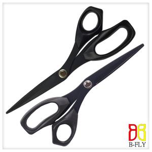 Nouveau produit en promotion : Ciseaux à pansements manuels en acier inoxydable antiadhésifs avec revêtement fluoré - Product Image 2