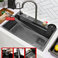 Évier de cuisine moderne Koen, neuf, en laiton noir, triple bac, finition polie, robinet cascade, résistant aux rayures, sous plan, quatre trous