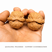 Paire assortie de sculptures Qianlong naturelles en noyer oriental Wenwan, artisanat traditionnel chinois, ornement de bureau, vente en gros