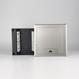 Boîte de sol encastrée durable avec finition brossée et prises européennes avec couvercle qui reste à n'importe quel angle - Product Image 2