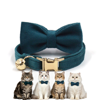 Ensemble de collier pour chat en velours doux avec nœud papillon et clochette, collier confortable pour chaton, collier durable pour animaux de compagnie pour la promenade quotidienne et l'entraînement