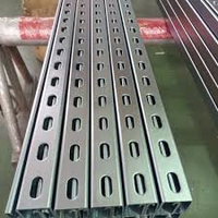 Profilés en U et sections en U galvanisés SS400 SM490, dimensions personnalisées pour système de support d'entrepôt