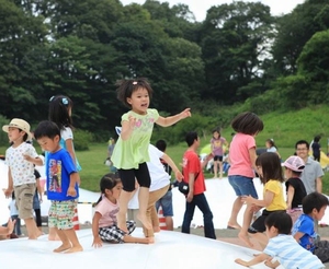 Benutzerdefinierte Kommerziellen Indoor Themenpark Weiß Aufblasbare Springen Wolken Sport Spiele Springenden Wolke - Product Image 4