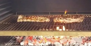 Griglia Barbecue Professionale in Acciaio Inox in Stile Spagnolo Forno per Bistecche a Legna e Carbone per Uso Alberghiero e Ristorazione - Product Image 4