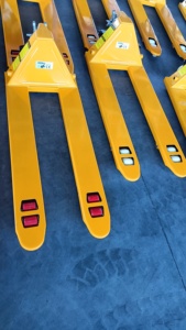 Nuevo Modelo 2025, Bomba Hidráulica Manual de 1.5 Toneladas, 2 Toneladas, 2.5 Toneladas, 550 mm, Gato Hidráulico de Nylon de 685 mm, Elevador Manual de Horquilla - Product Image 2